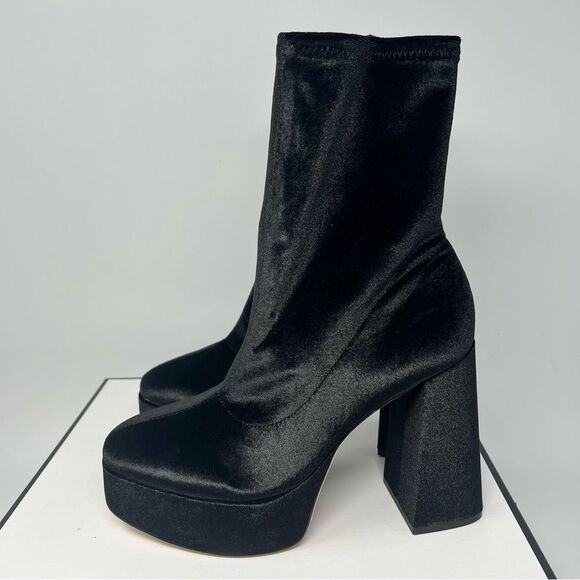 Larroude Dolly Stretch Boot - Picture 6 of 11